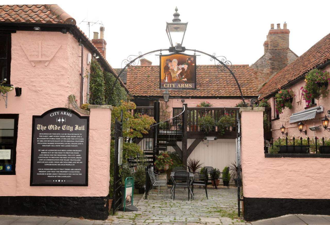 The City Arms Уелс Екстериор снимка