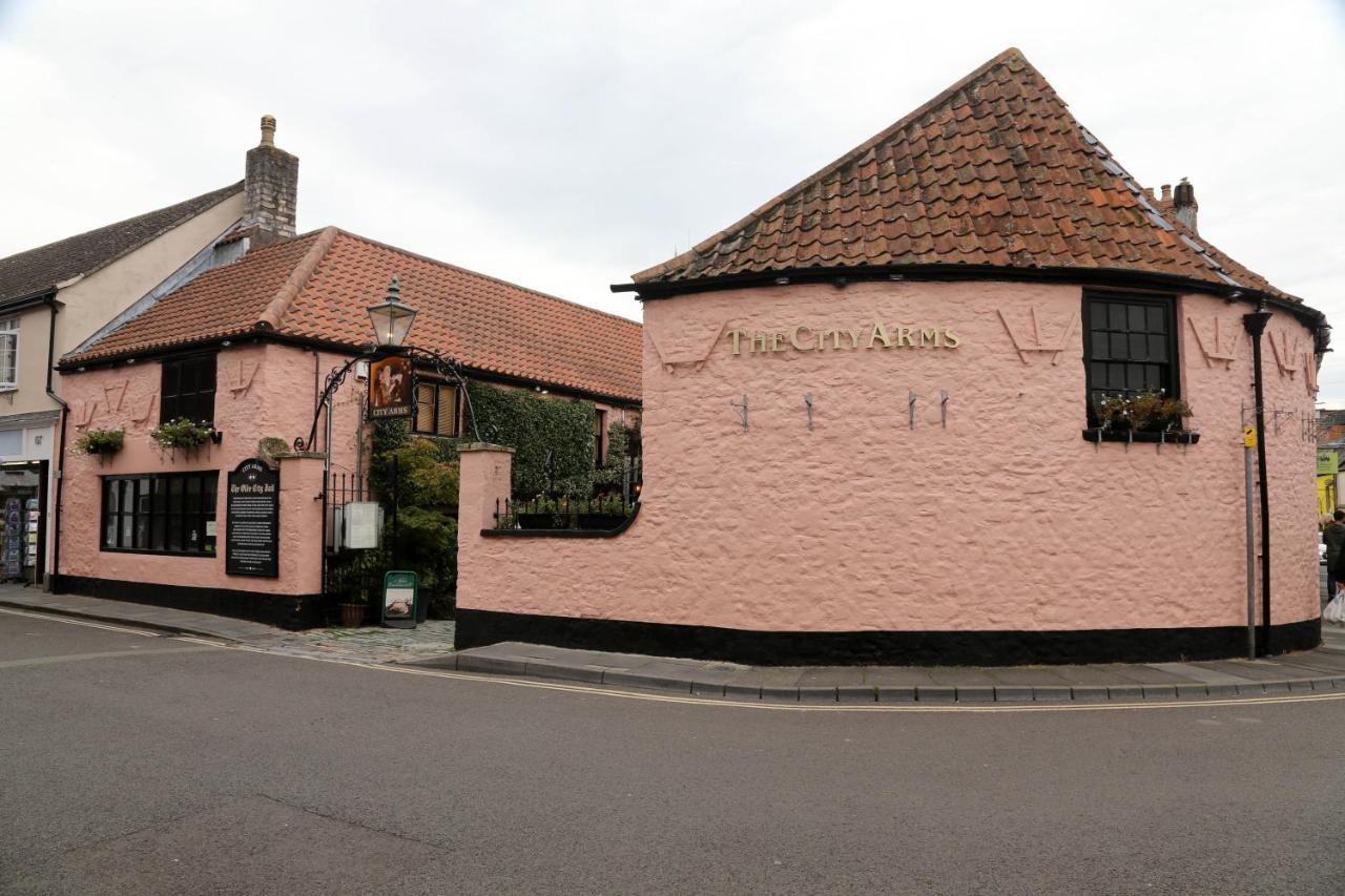 The City Arms Уелс Екстериор снимка