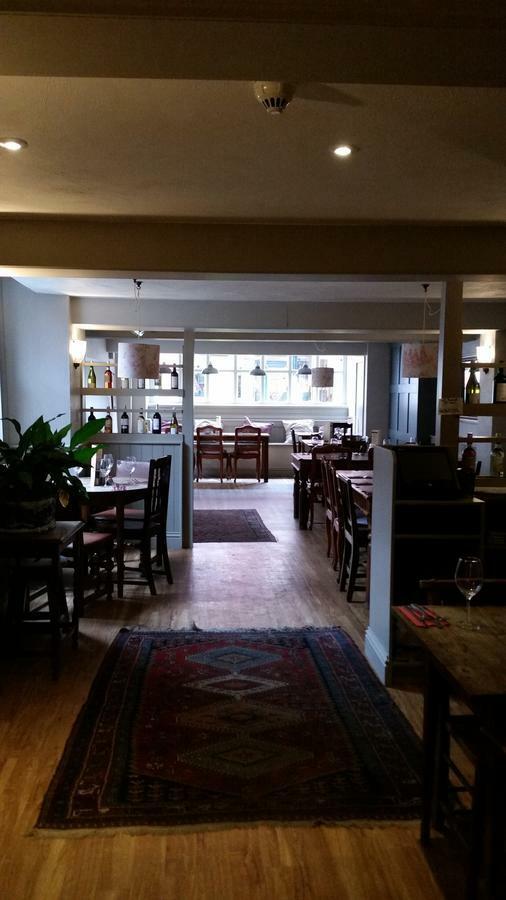The City Arms Уелс Екстериор снимка