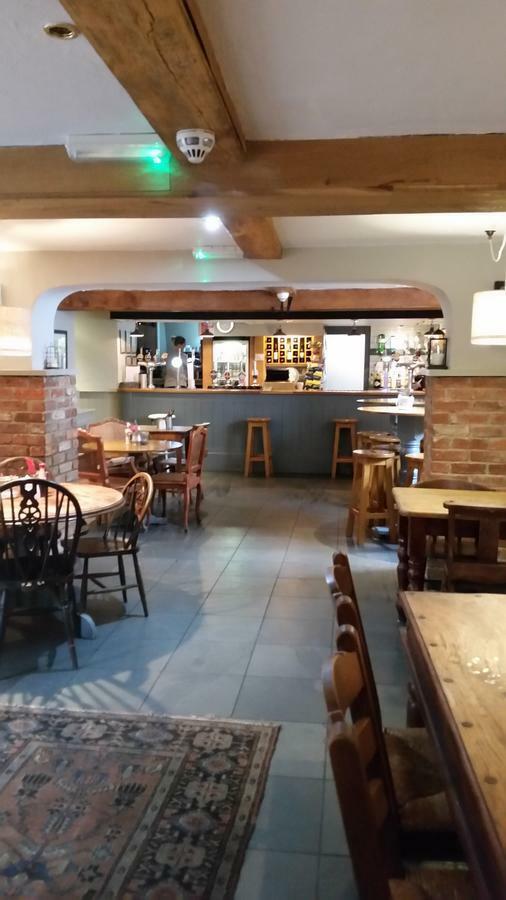 The City Arms Уелс Екстериор снимка